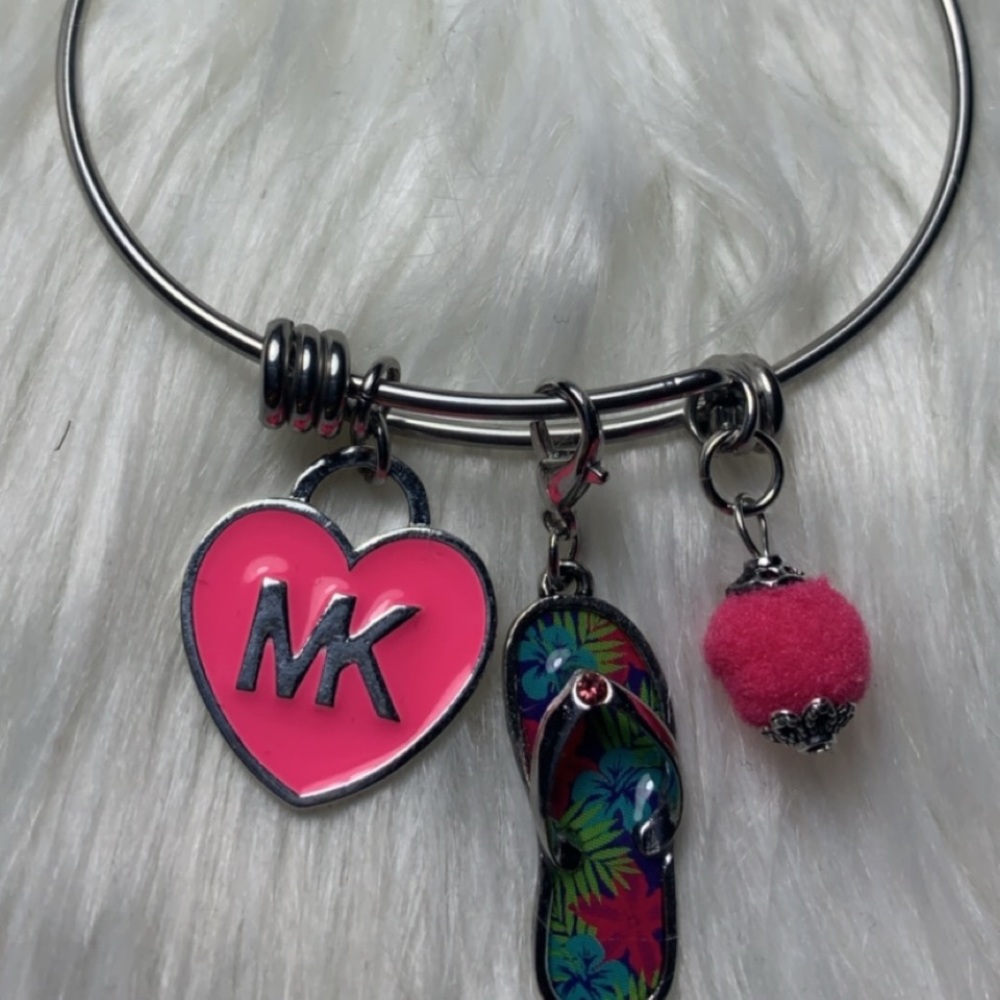 Fab Designer Flipflop Bangle